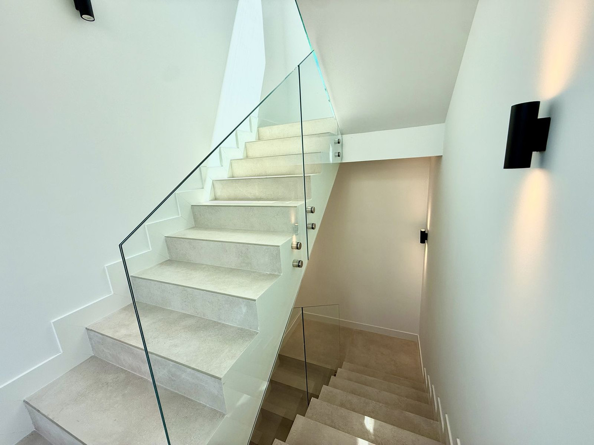 6 Bed Townhouse for sale in New Golden Mile Costa Del Sol, Málaga, Spain