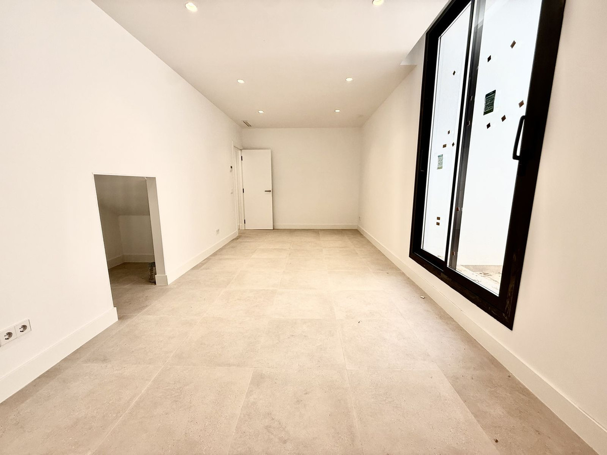 6 Bed Townhouse for sale in New Golden Mile Costa Del Sol, Málaga, Spain
