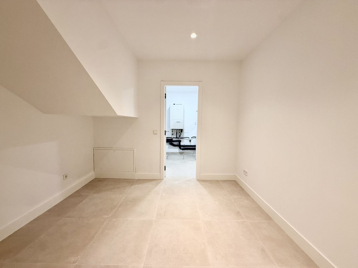 6 Bed Townhouse for sale in New Golden Mile Costa Del Sol, Málaga, Spain