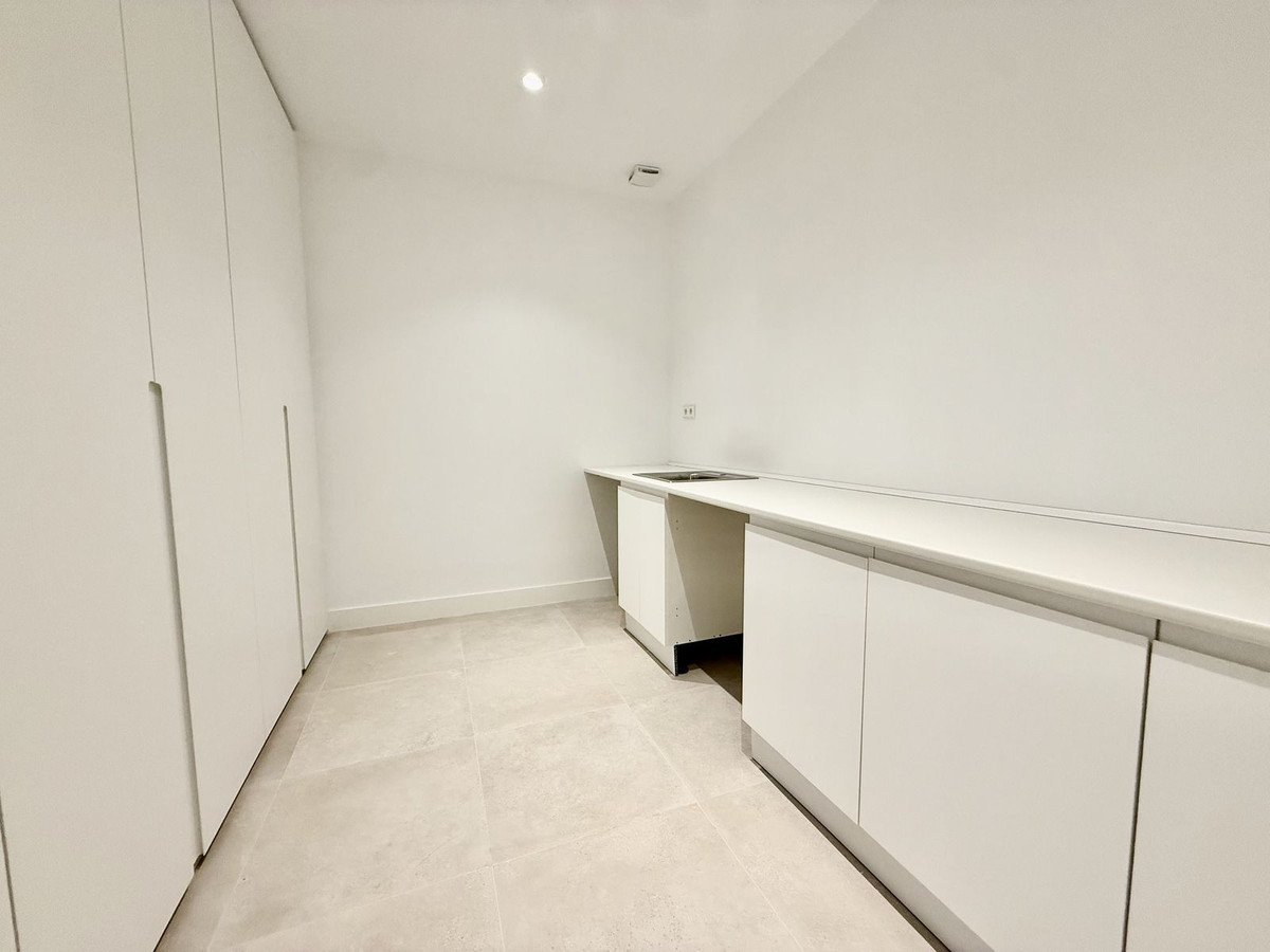 6 Bed Townhouse for sale in New Golden Mile Costa Del Sol, Málaga, Spain