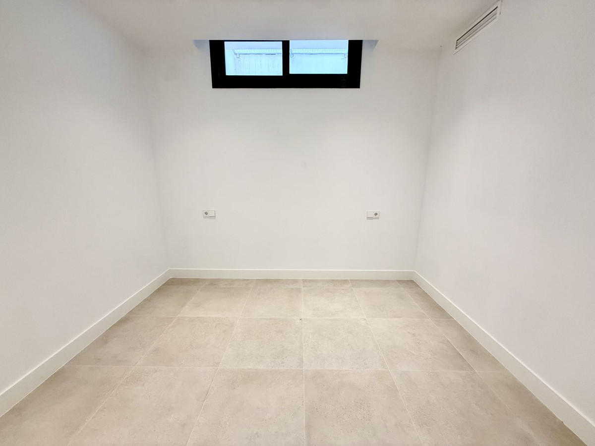 6 Bed Townhouse for sale in New Golden Mile Costa Del Sol, Málaga, Spain