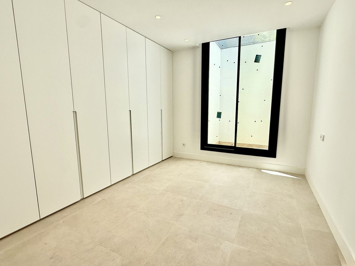 6 Bed Townhouse for sale in New Golden Mile Costa Del Sol, Málaga, Spain