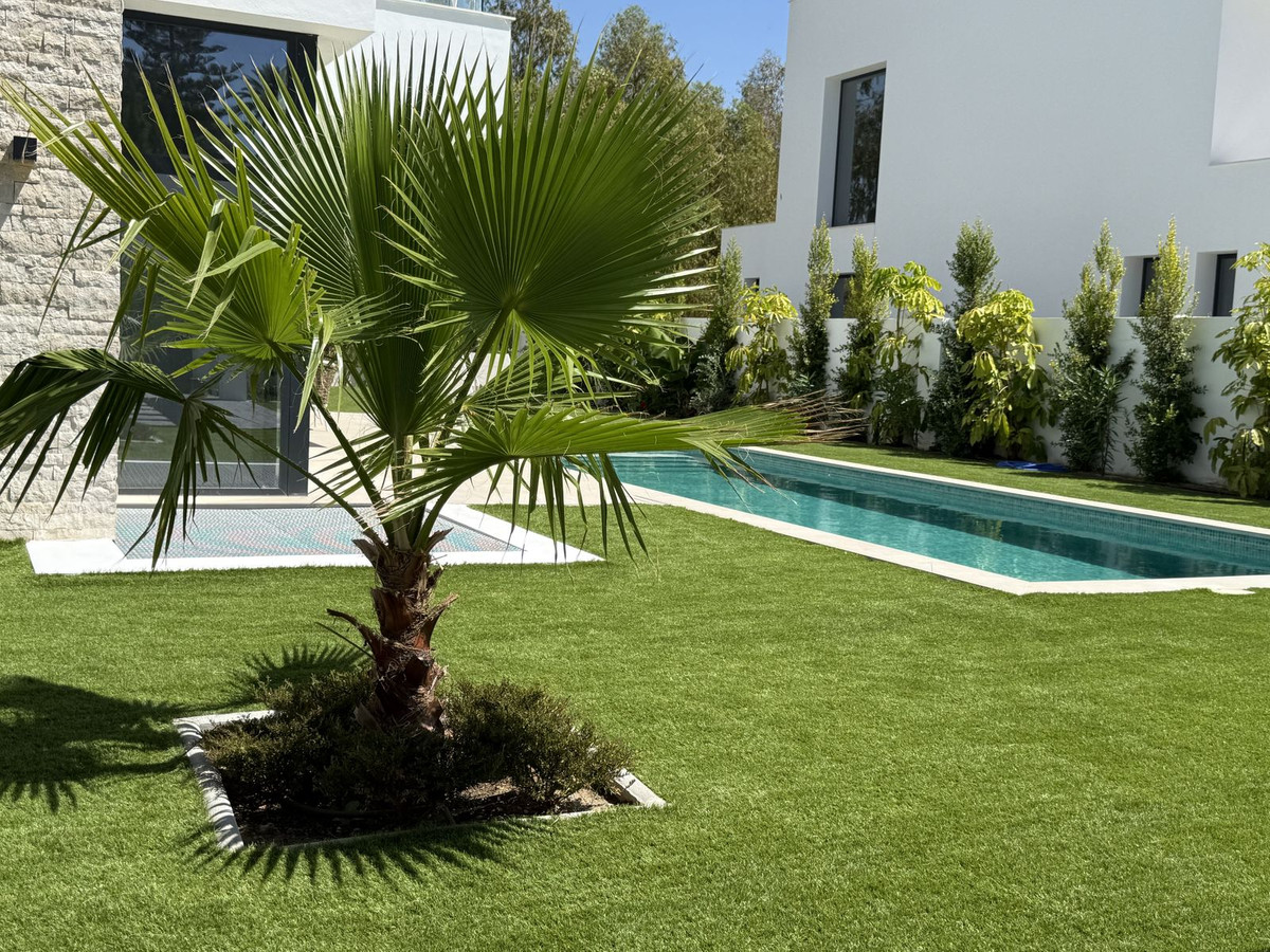 6 Bed Townhouse for sale in New Golden Mile Costa Del Sol, Málaga, Spain