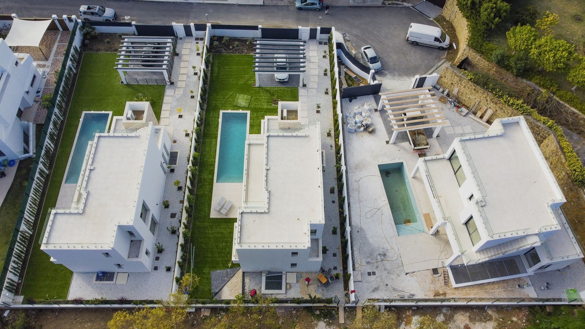 6 Bed Townhouse for sale in New Golden Mile Costa Del Sol, Málaga, Spain