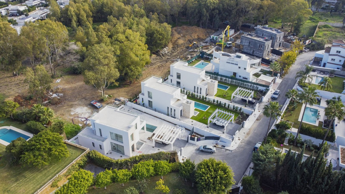 6 Bed Townhouse for sale in New Golden Mile Costa Del Sol, Málaga, Spain