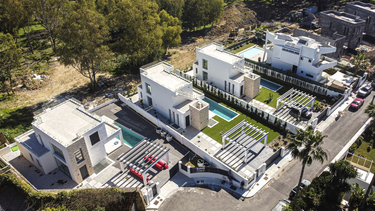 6 Bed Townhouse for sale in New Golden Mile Costa Del Sol, Málaga, Spain