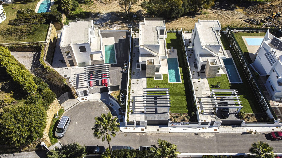 6 Bed Townhouse for sale in New Golden Mile Costa Del Sol, Málaga, Spain