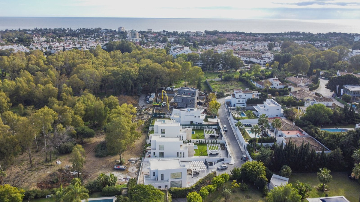 6 Bed Townhouse for sale in New Golden Mile Costa Del Sol, Málaga, Spain