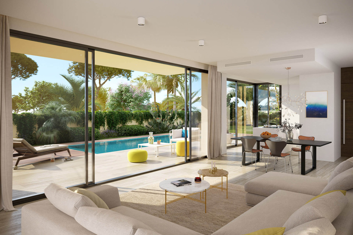 6 Bed Townhouse for sale in Atalaya Costa Del Sol, Málaga, Spain