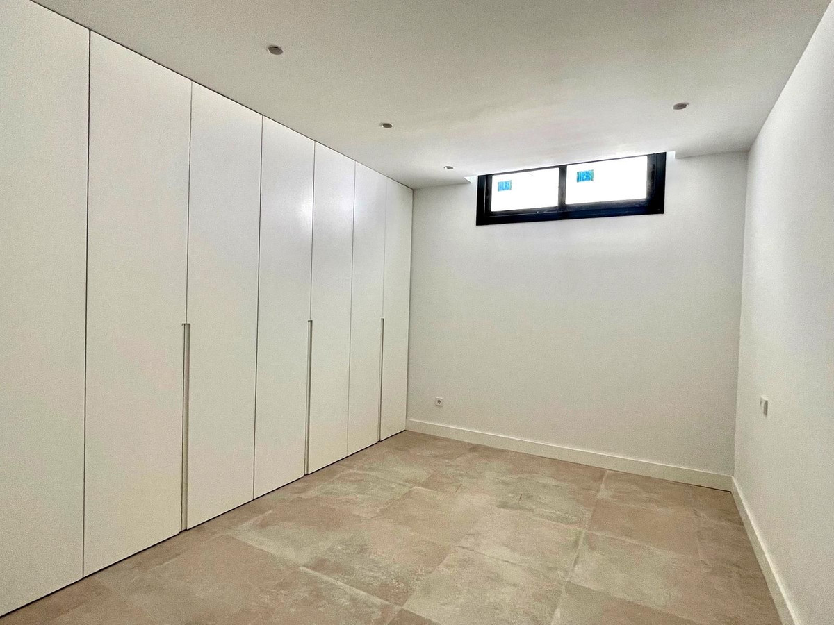 6 Bed Townhouse for sale in Atalaya Costa Del Sol, Málaga, Spain