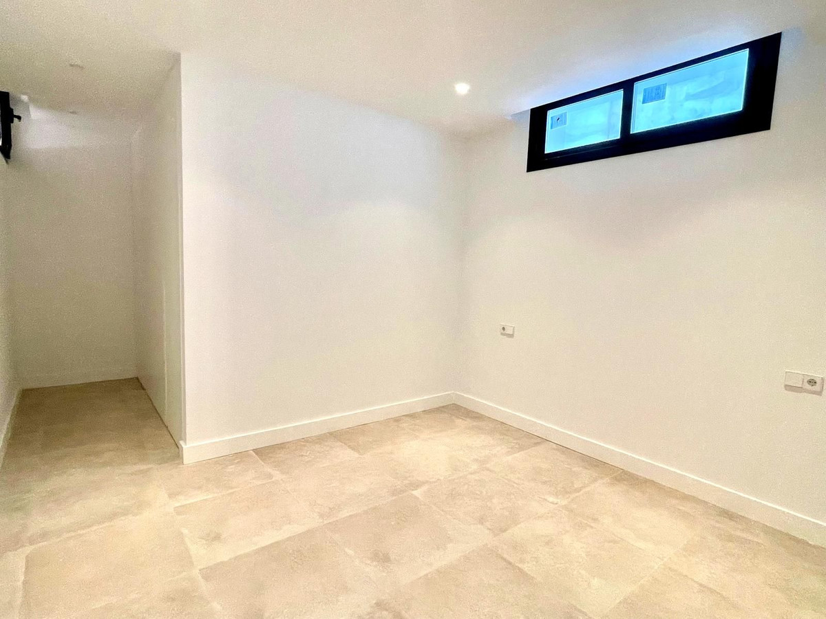 6 Bed Townhouse for sale in Atalaya Costa Del Sol, Málaga, Spain