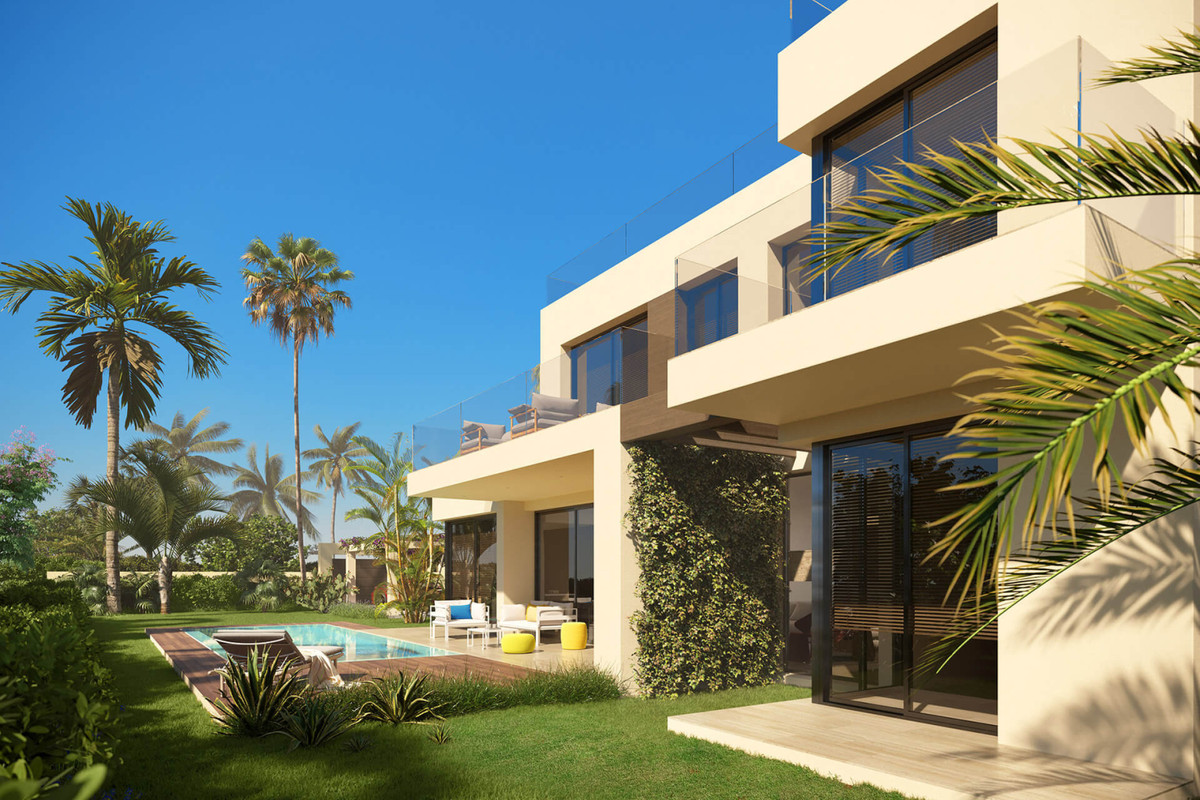 6 Bed Townhouse for sale in Atalaya Costa Del Sol, Málaga, Spain