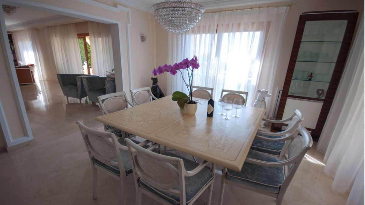 Se vende Villa - Chalet de 5 dormitorios en Costa Del Sol, Málaga, España