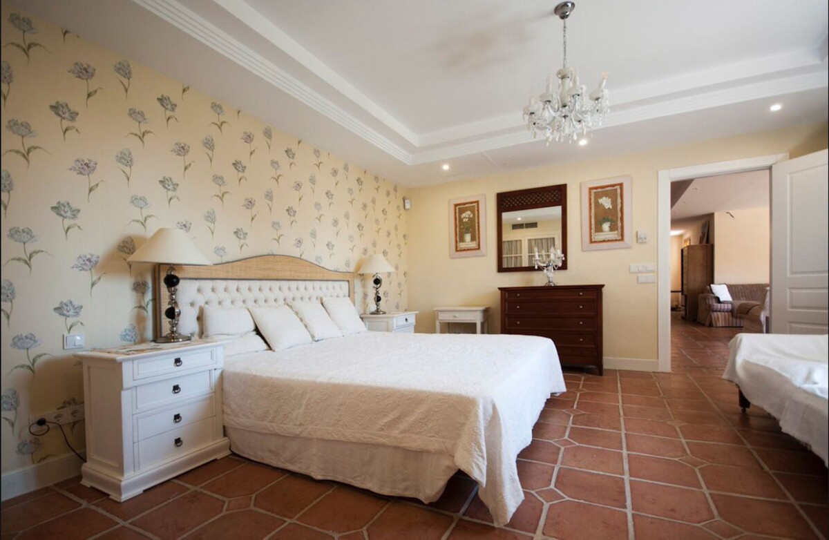 Se vende Villa - Chalet de 5 dormitorios en Costa Del Sol, Málaga, España