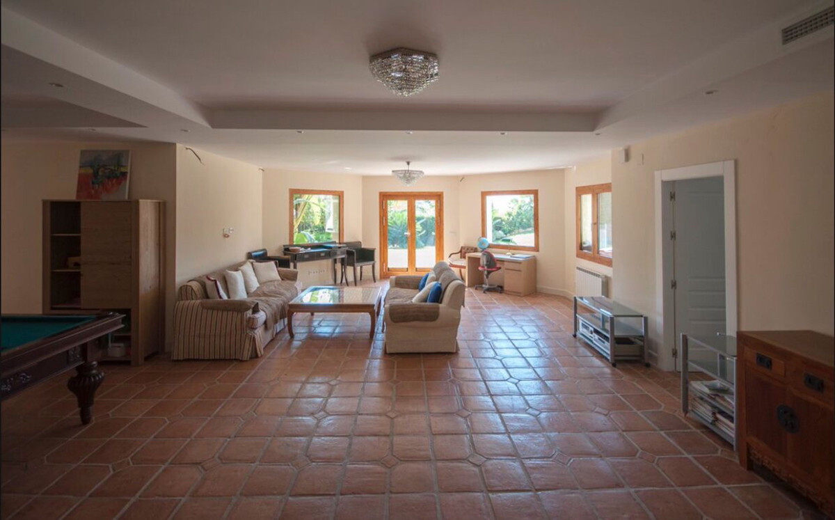 Se vende Villa - Chalet de 5 dormitorios en Costa Del Sol, Málaga, España