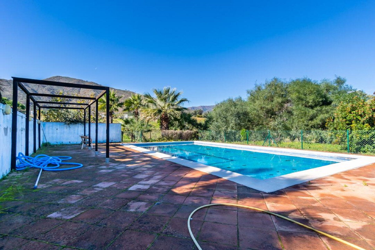 5 Bed Townhouse for sale in Mijas Costa Del Sol, Málaga, Spain