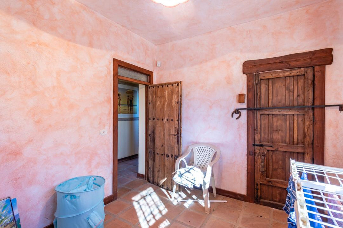 5 Bed Townhouse for sale in Mijas Costa Del Sol, Málaga, Spain