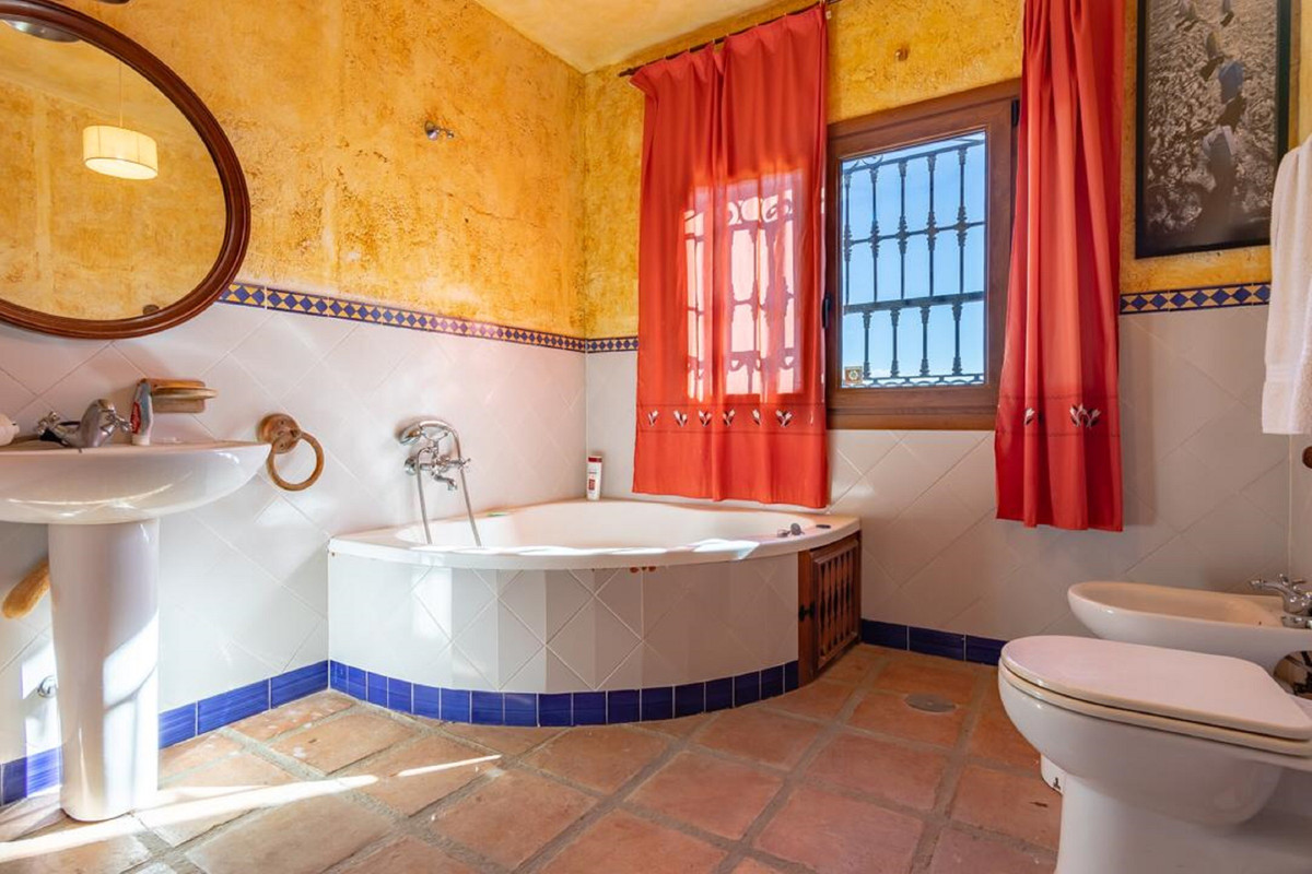 5 Bed Townhouse for sale in Mijas Costa Del Sol, Málaga, Spain