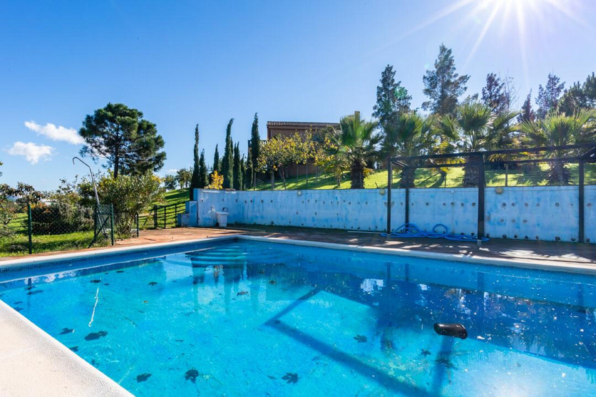 5 Bed Townhouse for sale in Mijas Costa Del Sol, Málaga, Spain