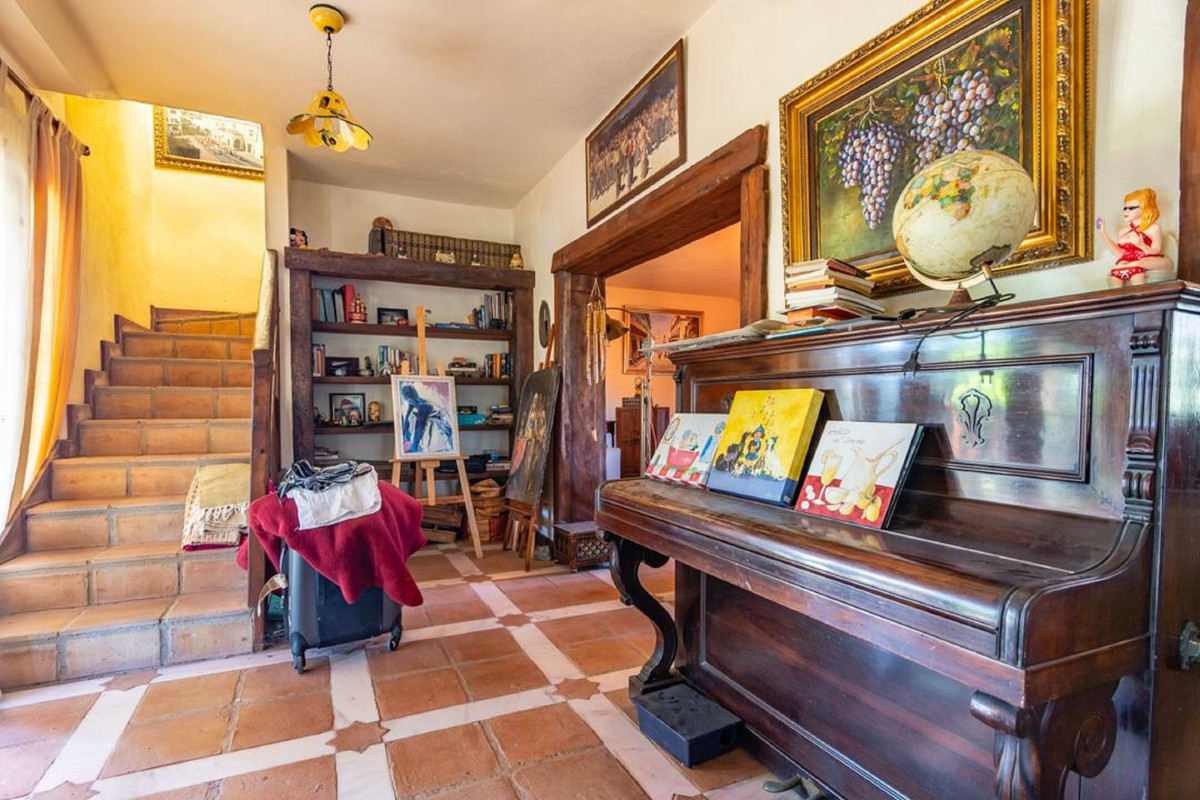 5 Bed Townhouse for sale in Mijas Costa Del Sol, Málaga, Spain