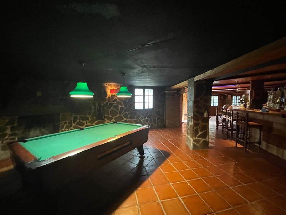 Se vende Hotel de 16 dormitorios en Costa Del Sol, Málaga, España