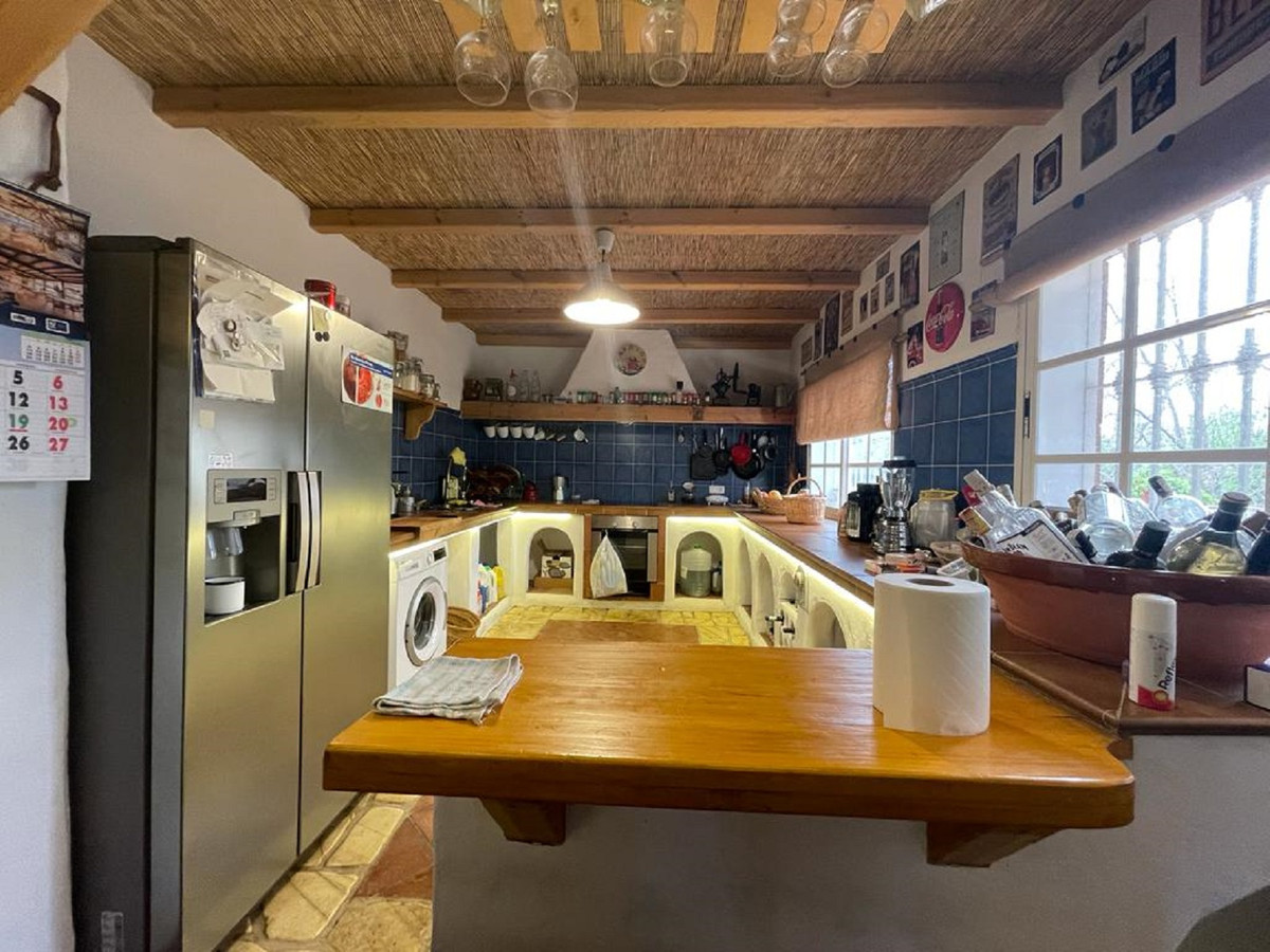 Se vende Hotel de 16 dormitorios en Costa Del Sol, Málaga, España