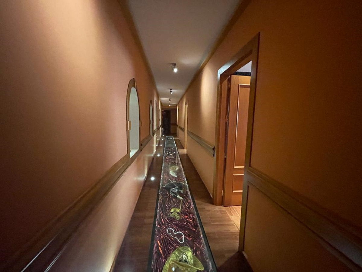 Se vende Hotel de 16 dormitorios en Costa Del Sol, Málaga, España