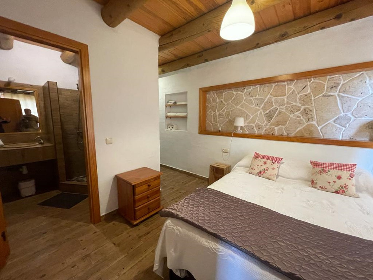 Se vende Hotel de 16 dormitorios en Costa Del Sol, Málaga, España