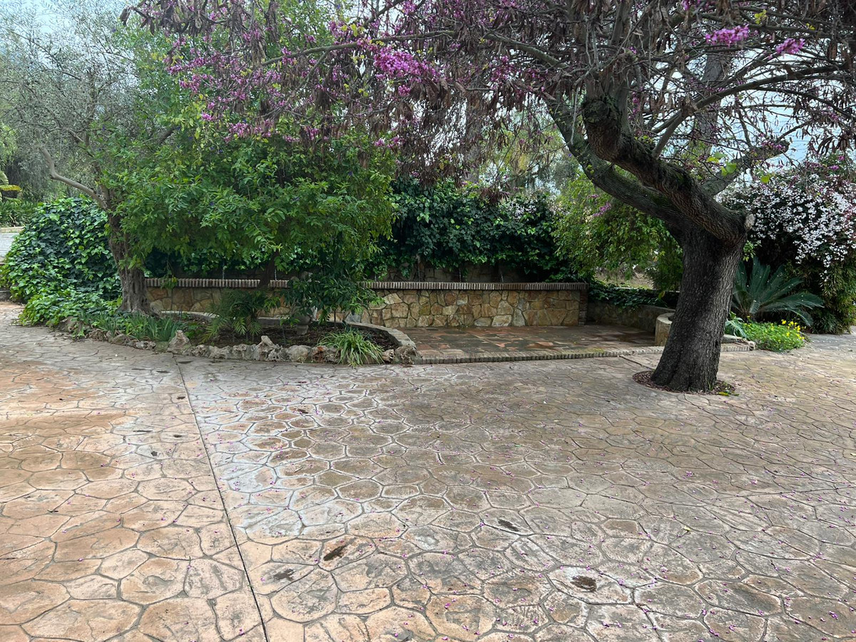 Se vende Hotel de 16 dormitorios en Costa Del Sol, Málaga, España