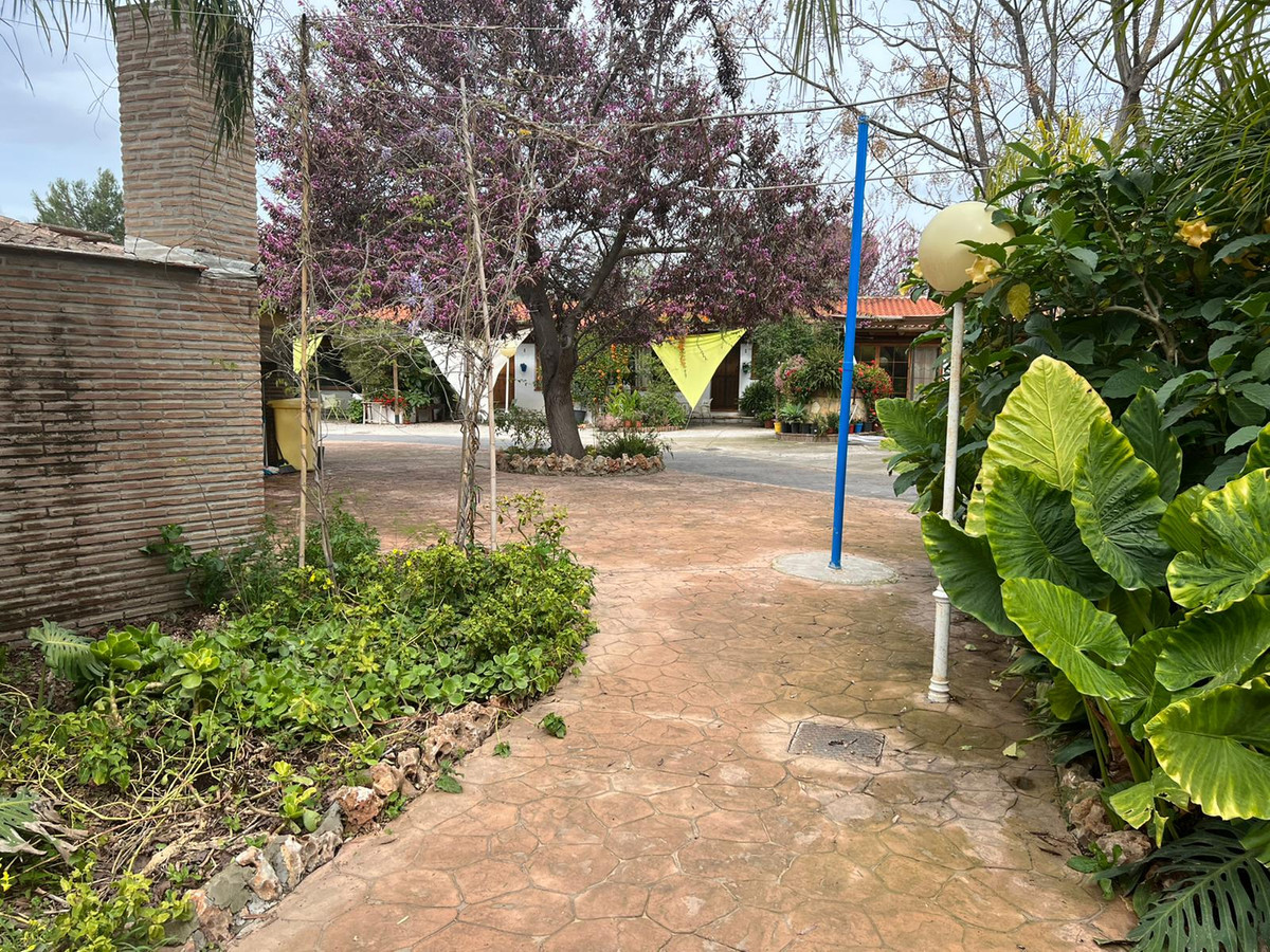Se vende Hotel de 16 dormitorios en Costa Del Sol, Málaga, España