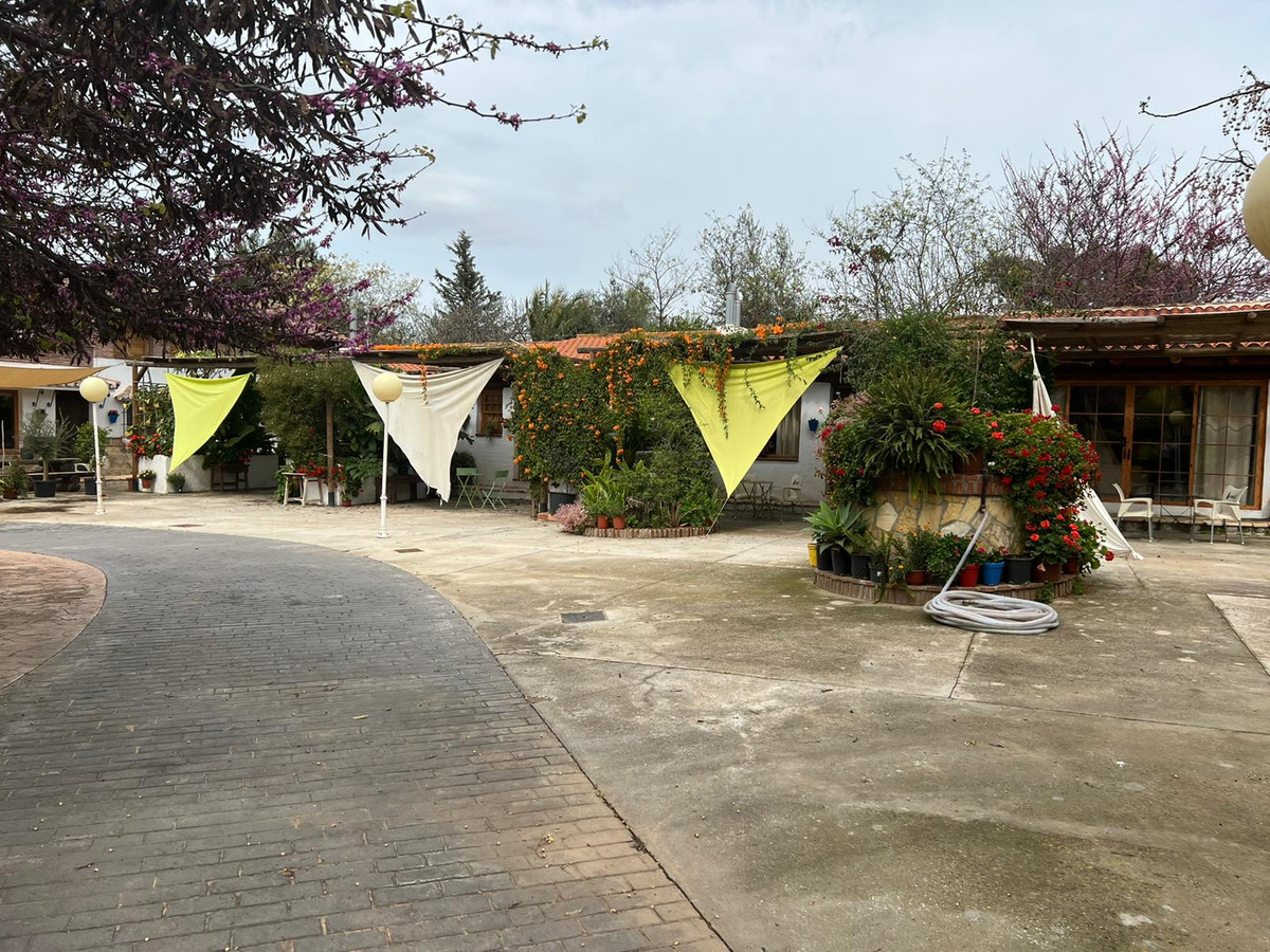 Se vende Hotel de 16 dormitorios en Costa Del Sol, Málaga, España