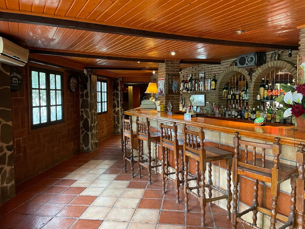 Se vende Hotel de 16 dormitorios en Costa Del Sol, Málaga, España