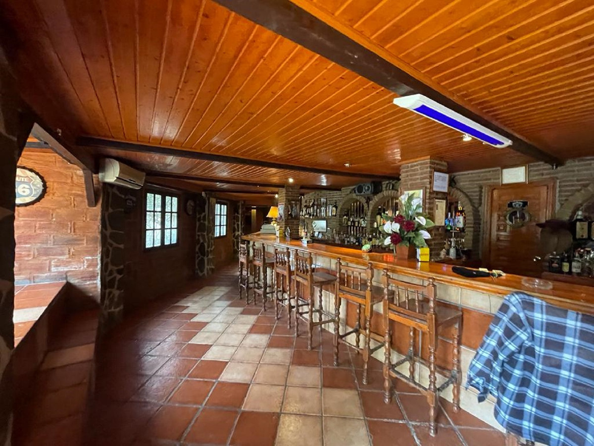 Se vende Hotel de 16 dormitorios en Costa Del Sol, Málaga, España