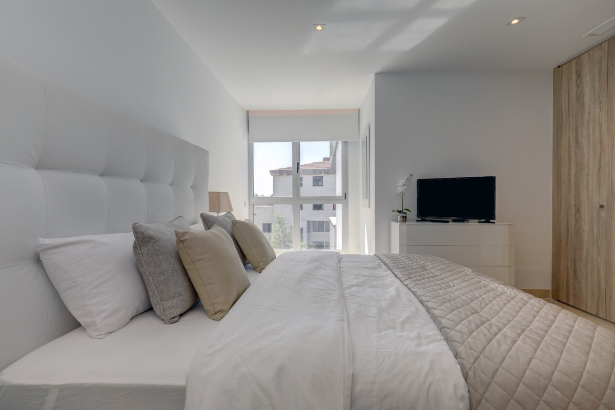 3 Bed Apartment for sale in Nueva Andalucía Costa Del Sol, Málaga, Spain