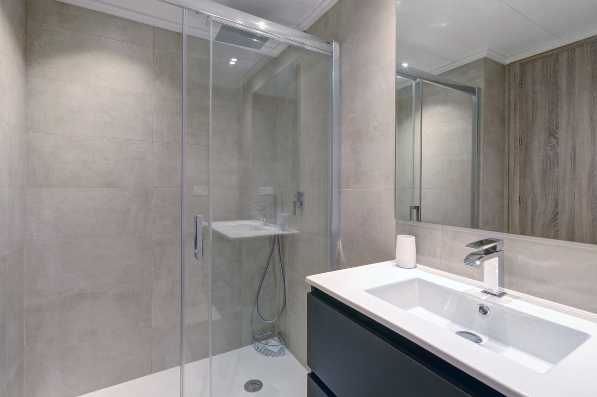 3 Bed Apartment for sale in Nueva Andalucía Costa Del Sol, Málaga, Spain