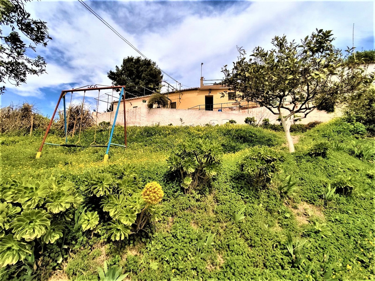 4 Bed Townhouse for sale in Vélezmálaga Costa Del Sol East, Málaga, Spain