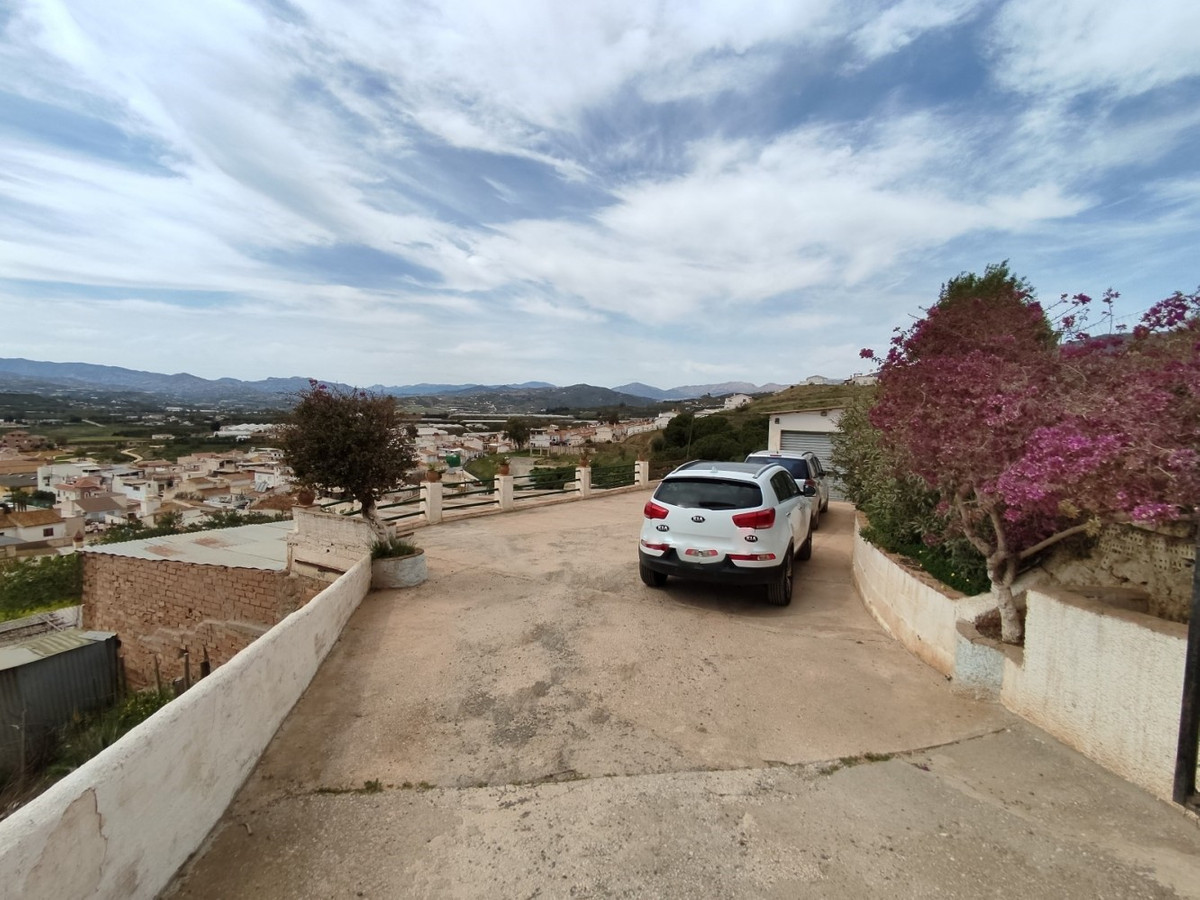 4 Bed Townhouse for sale in Vélezmálaga Costa Del Sol East, Málaga, Spain