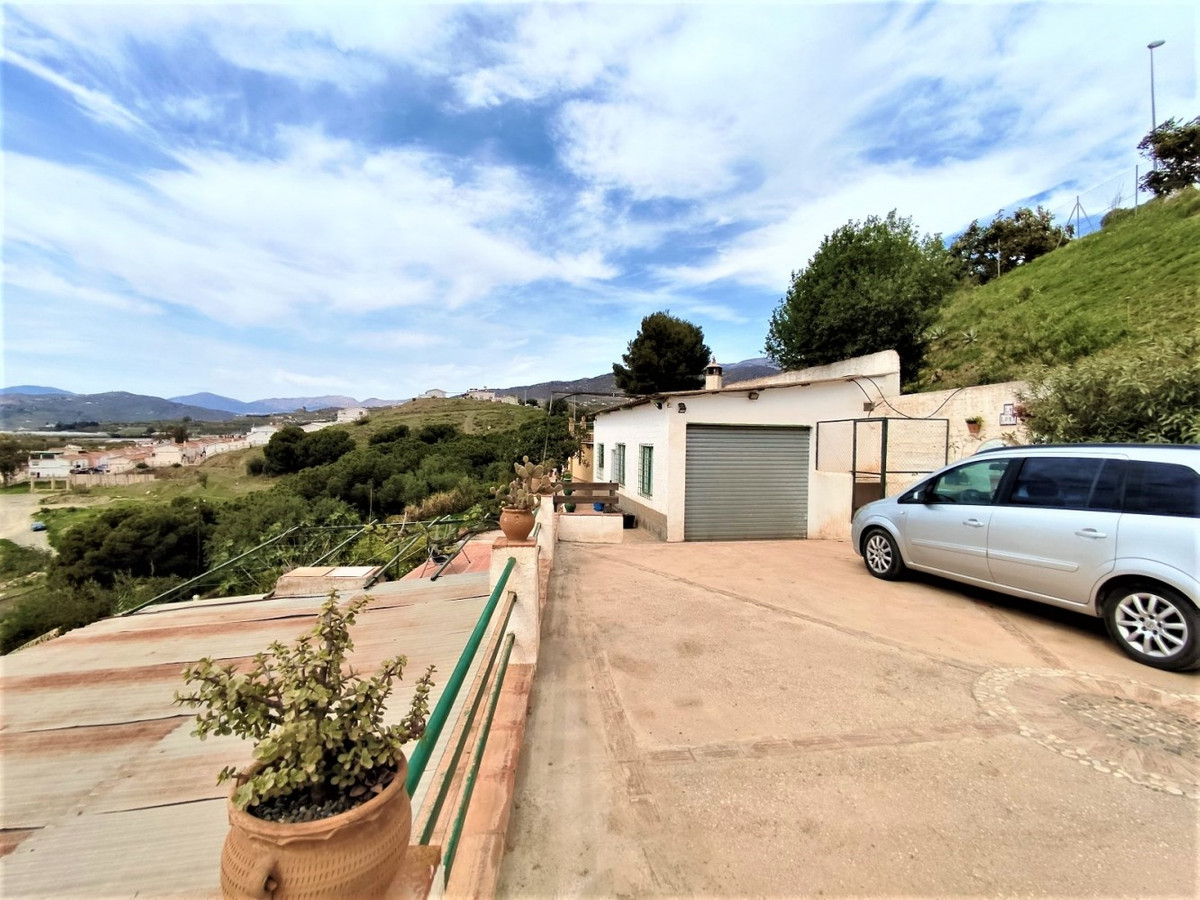 4 Bed Townhouse for sale in Vélezmálaga Costa Del Sol East, Málaga, Spain