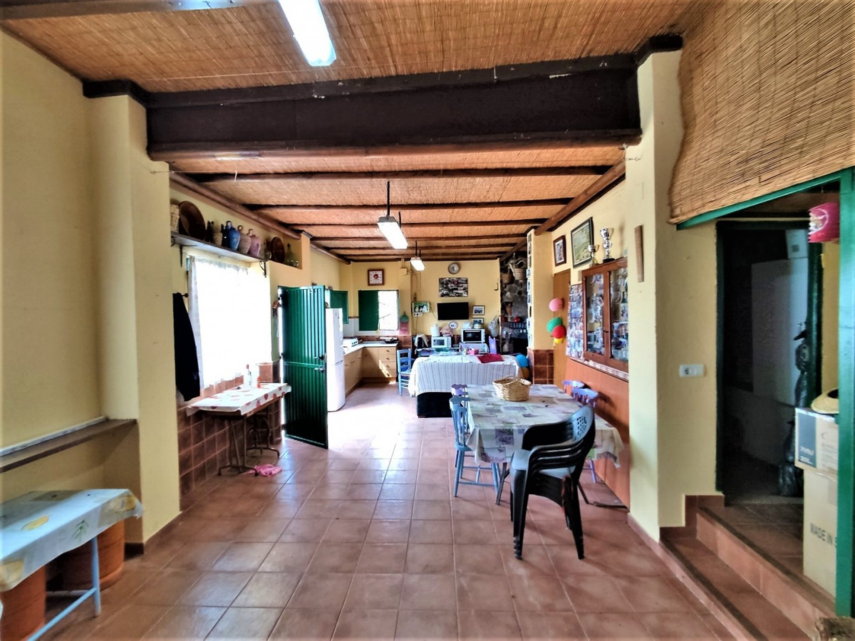 4 Bed Townhouse for sale in Vélezmálaga Costa Del Sol East, Málaga, Spain