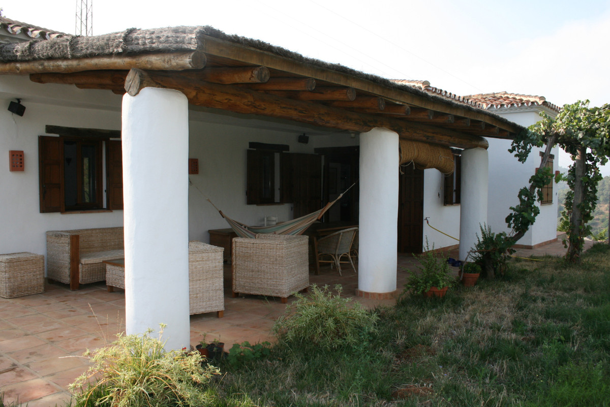 1 Bed Townhouse for sale in Jubrique Costa Del Sol, Málaga, Spain