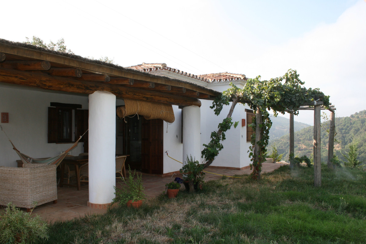 1 Bed Townhouse for sale in Jubrique Costa Del Sol, Málaga, Spain