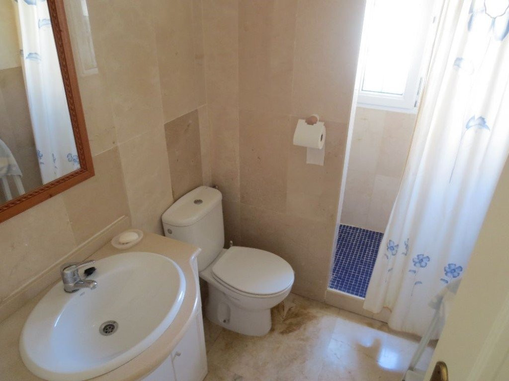 Se vende Villa - Chalet de 6 dormitorios en Costa Blanca, Alicante, España