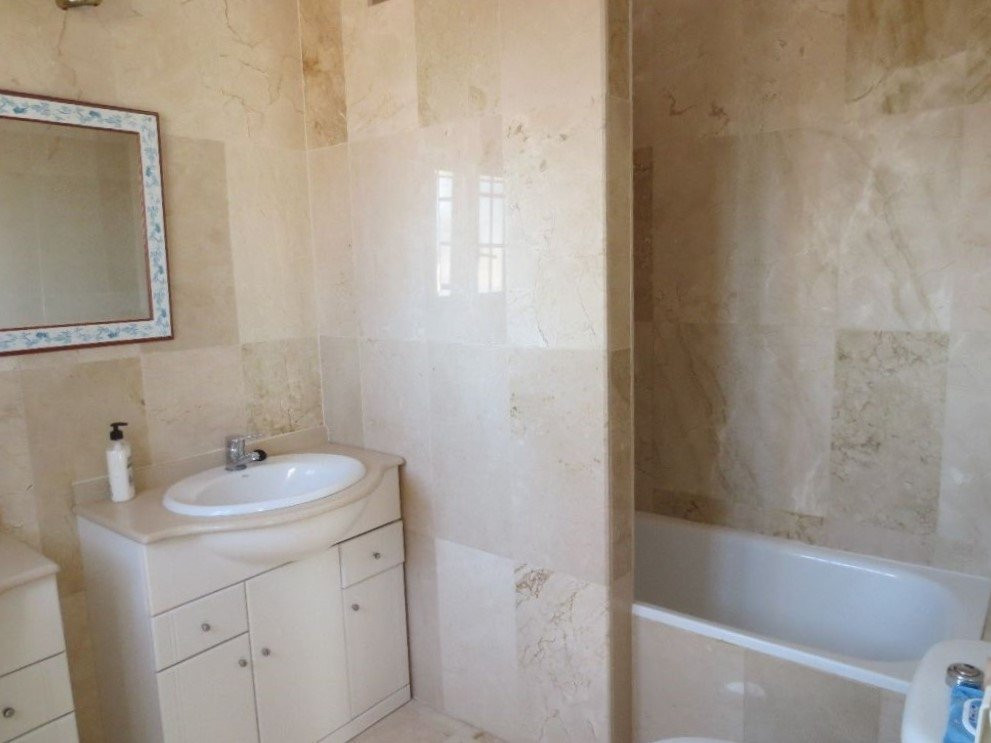 Se vende Villa - Chalet de 6 dormitorios en Costa Blanca, Alicante, España