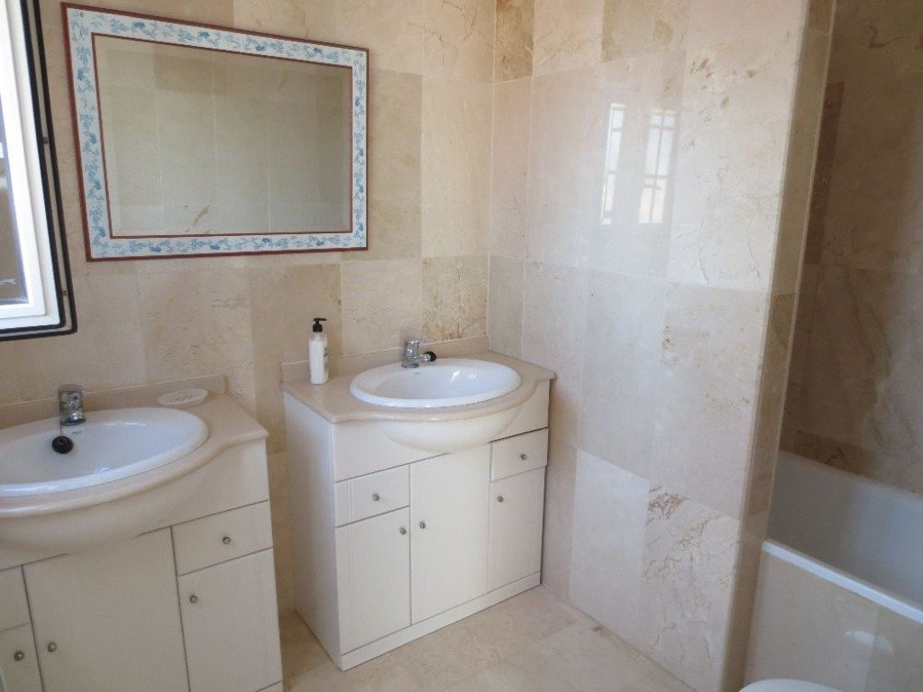 Se vende Villa - Chalet de 6 dormitorios en Costa Blanca, Alicante, España