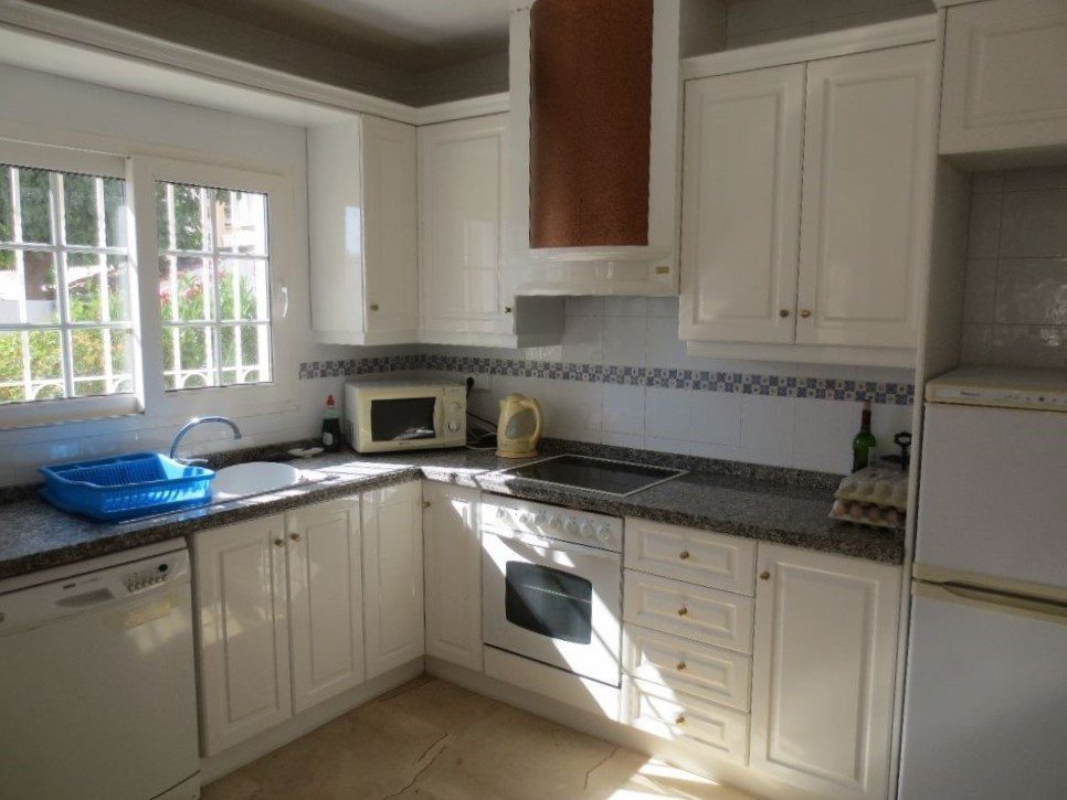 Se vende Villa - Chalet de 6 dormitorios en Costa Blanca, Alicante, España