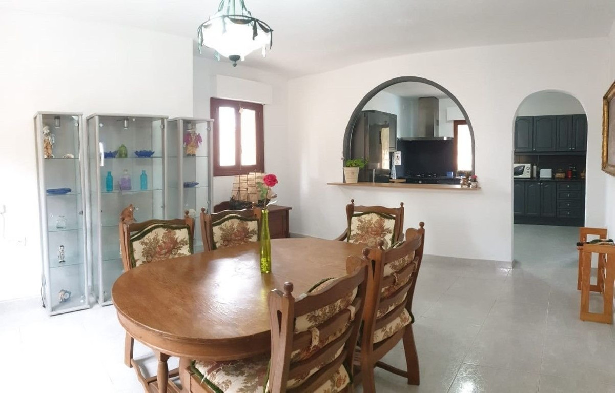 6 Bed Townhouse for sale in Orihuela Costa Blanca, Alicante, Spain