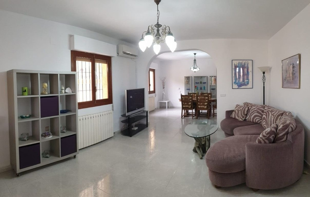 6 Bed Townhouse for sale in Orihuela Costa Blanca, Alicante, Spain
