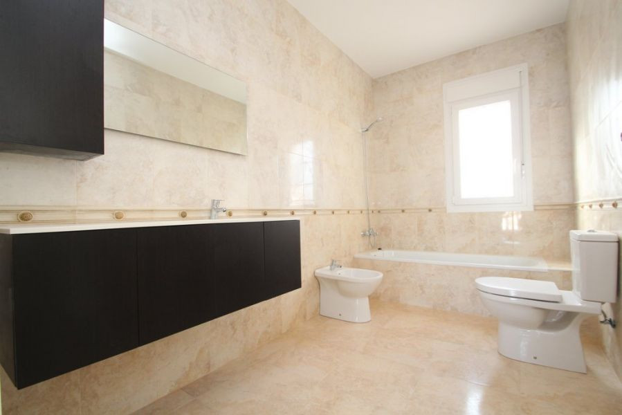 4 Bed Townhouse for sale in Cabo Roig Costa Blanca, Alicante, Spain