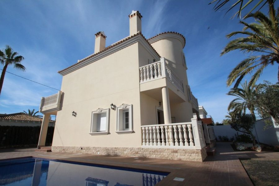 4 Bed Townhouse for sale in Cabo Roig Costa Blanca, Alicante, Spain