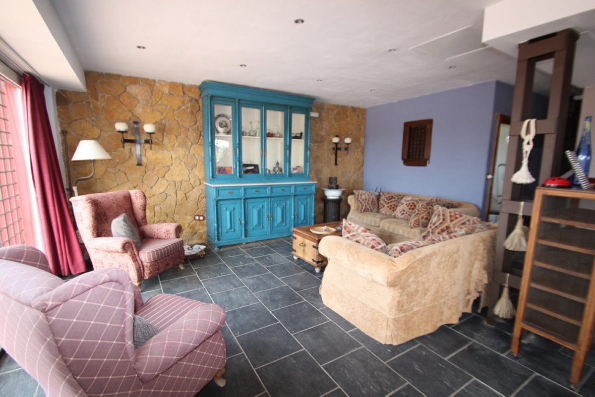 4 Bed Townhouse for sale in Torremendo Costa Blanca, Alicante, Spain